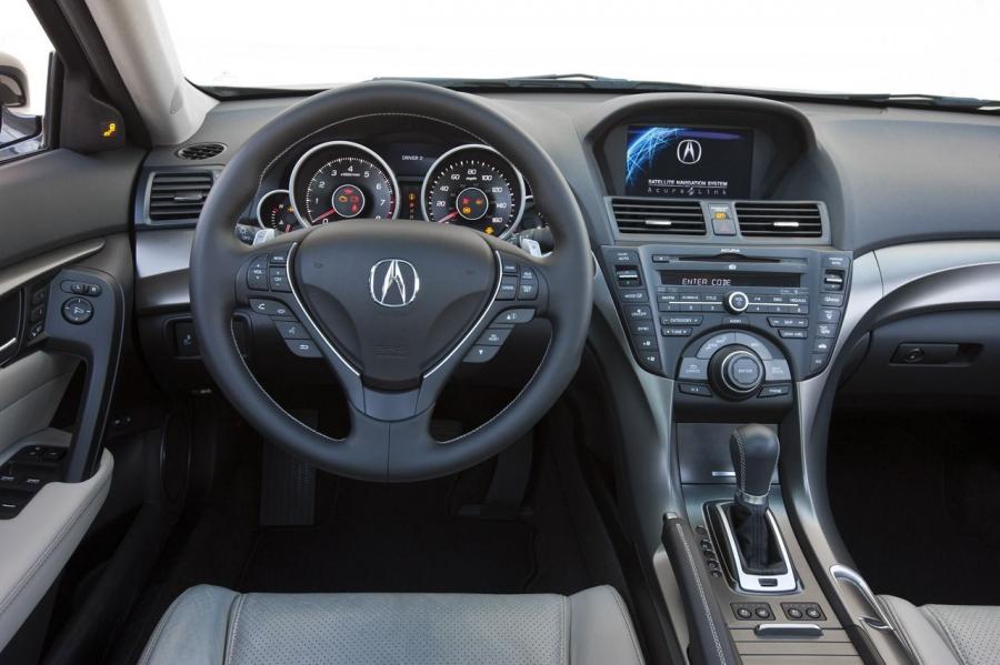 Торпедо Acura TL 2014 года  (фото 9 из 35)